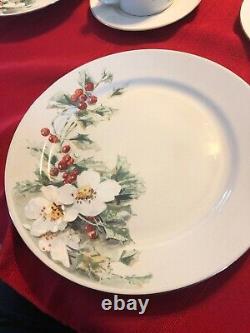 Gibson Poinsettia 40 Pce Dinnerware Set 8 Settings, Dinner Plate Cup Saucer Bowl