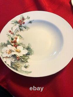 Gibson Poinsettia 40 Pce Dinnerware Set 8 Settings, Dinner Plate Cup Saucer Bowl