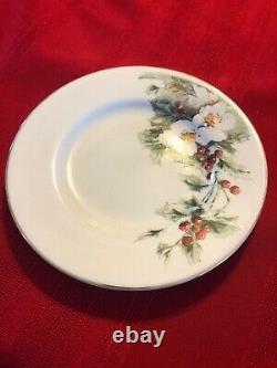 Gibson Poinsettia 40 Pce Dinnerware Set 8 Settings, Dinner Plate Cup Saucer Bowl