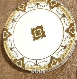 Grand Duchess 21 piece Dinner Set Pegasus Fine Porcelain Dinnerware Gold/White