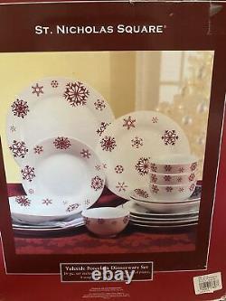 Holiday/Christmas St Nicholas Square Yuletide Porcelain Dinnerware Set 20 Pie