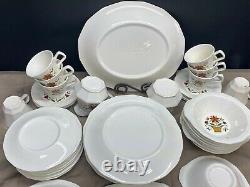 Homer Laughlin BAYBERRY White Dover #CW105 45 Piece Dinnerware Lot