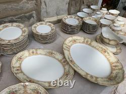 Hutschenreuther Selb Bavaria Germany Antique Dinnerware Set 12 Person 77 Piece