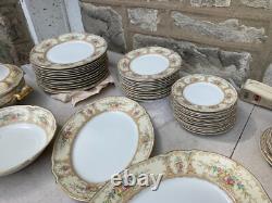 Hutschenreuther Selb Bavaria Germany Antique Dinnerware Set 12 Person 77 Piece
