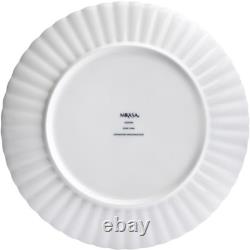 Isadora Scalloped Bone China Lightweight Chip Resistant 12 Piece Dinnerware Set