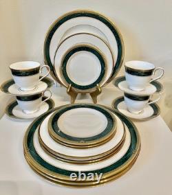 Lenox Classic Edition Collection Dinnerware 5pc Place Settings Service for 4