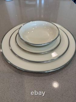 Lenox Montclair B501 Platinum Trim Service for 8 48 Pc Dinnerware Set