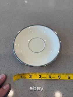 Lenox Montclair B501 Platinum Trim Service for 8 48 Pc Dinnerware Set