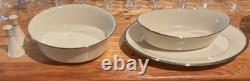 Lenox Solitaire Ivory withPlatinum Trim Dinnerware Service for 12 (60 piece)