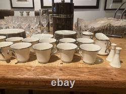 Lenox Solitaire Ivory withPlatinum Trim Dinnerware Service for 12 (60 piece)