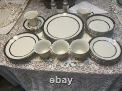 Lenox Venture Brand Ivory Porcelain/Bone China 5-Place Dinner Set Plates