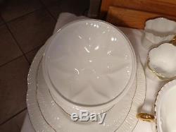 Lovely 55 Pc Shelley China Regency Dainty White 22k Gold Dinnerware For 8 Nr