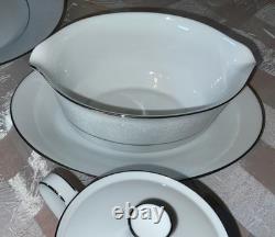 MINT Set for (4) Noritake Tahoe 25 Pcs 2585 Plates Bowls Dishes Service Dinner