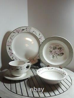 Martha Stewart Everyday Dinnerware 20 Piece Service for 4, Floral Stripe pattern