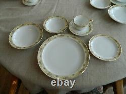 Meito China Windsor Dinnerware Set for (8) with4 Serving Pieces TOTE