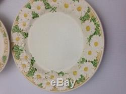 Metlox Poppytrail Sculptured Daisy Dinnerware Service for 8 Yellow and White
