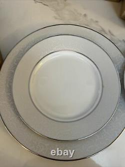 Mikasa 5224232 40-Piece Dinnerware Set Parchment 40-Piece Set Service For 8 New