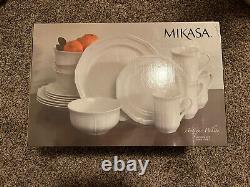 Mikasa Antique White 16-Piece Dinnerware Set Service for 4 Brand New