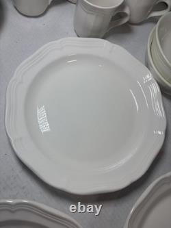 Mikasa French Countryside 16-Piece Dinnerware Set, Service for 4