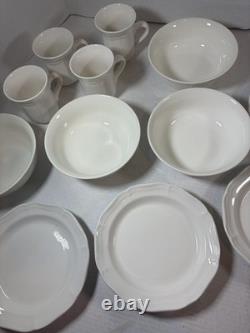 Mikasa French Countryside 16-Piece Dinnerware Set, Service for 4