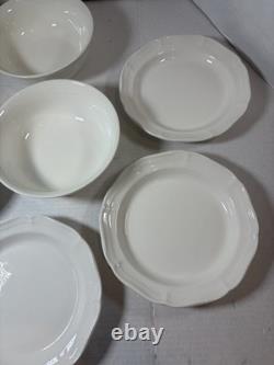 Mikasa French Countryside 16-Piece Dinnerware Set, Service for 4