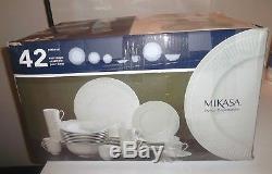 Mikasa Italian Countryside 42-Piece Dinnerware Set In White with Fluted Bands