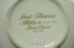 Mikasa Just Flowers 31 Pc Bone China Dinnerware Set