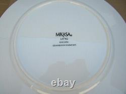 Mikasa Lattice 40-piece Bone China Dinnerware Set, Microwave and dishwasher safe