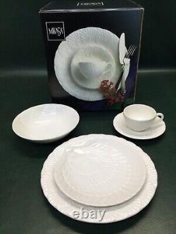 Mikasa Ocean Jewel White EH900 Dinnerware 5-Piece Place Settings for 4 in box