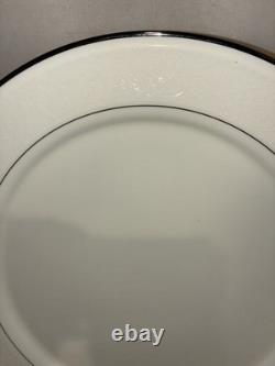 Mikasa Rochelle 24 Pc Dinnerware Set Beautiful Condition