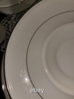 Mikasa Rochelle 24 Pc Dinnerware Set Beautiful Condition