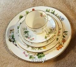 Minton Bone China 30 piece MEADOW Dinnerware set