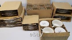 NEW GIBSON EVERYDAY 48pc Service for 8 Dinnerware Set CHRISTMAS CHARM HOLLYBERRY