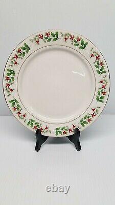 NEW GIBSON EVERYDAY 48pc Service for 8 Dinnerware Set CHRISTMAS CHARM HOLLYBERRY