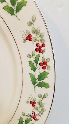 NEW GIBSON EVERYDAY 48pc Service for 8 Dinnerware Set CHRISTMAS CHARM HOLLYBERRY