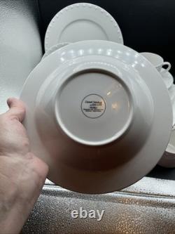 NEW Oneida Casual Settings PEARLS 20 Piece Stoneware Dinnerware Set