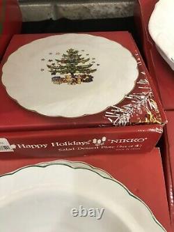 NIKKO HAPPY HOLIDAYS CHRISTMAS DINNERWARE SET Service 8 + 3 Serve Dish + 4 Salad