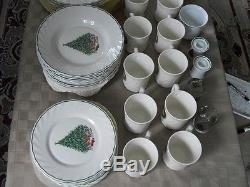 NOEL Porcelle House of Salem Christmas Dinnerware 60 pieces Good Condition