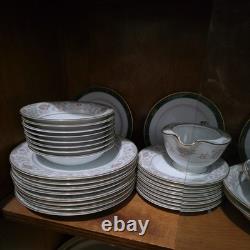 NORITAKE CROYDON Dinnerwar Serving for Eight -plus extras China