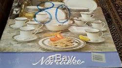 Noritake Crestwood platinum 50-pc Dinnerware Set Service/8+Bowl Platter