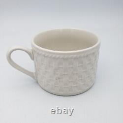 Oneida Stoneware Basket Weave with Embossed Rim 20 Piece Set 2000-2009