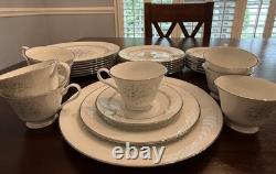 Oxford Bone China Meadowlark (1970-1978) (8 Complete Place Settings, 32pcs)