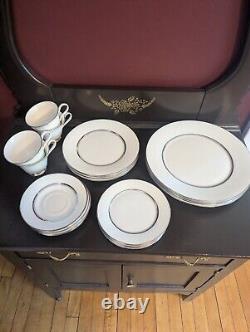 Oxford White Echo Dinnerware Set Service for 4 20 Pieces