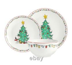 PEANUTS SNOOPY CHRISTMAS DINNER SET 18-Piece FINE CERAMIC DINNERWARE SET PLATES