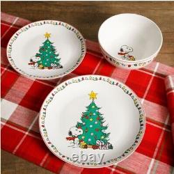 PEANUTS SNOOPY CHRISTMAS DINNER SET 18-Piece FINE CERAMIC DINNERWARE SET PLATES