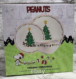 Peanuts Holiday Christmas Dinnerware Set. Snoopy & Woodstock With Christmas