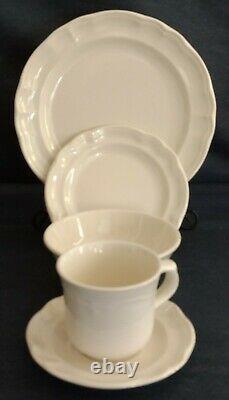 Pfaltzgraff Gazebo White 4 FIVE-PIECE PLACE SETTINGS 2 Sets Available