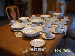 Pfaltzgraff Vtg China White Embossed Woven Ribbon Pattern Grouping Of 58 Pieces