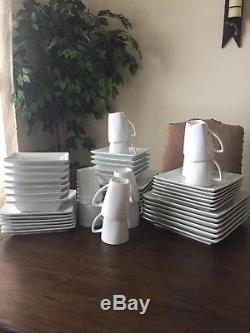 Pottery Barn dinnerware BRAND NEW Received as wedding gift 48 PIECE/ SET OF 12