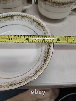 Queen Anne 113 Signature Collection Japan Fine China 5 Piece 8 Settings 40pc